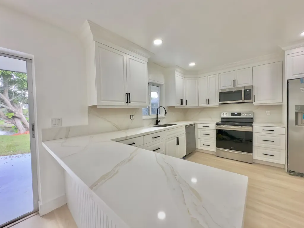 6811 NW 32nd Avenue Fort Lauderdale FL 33309