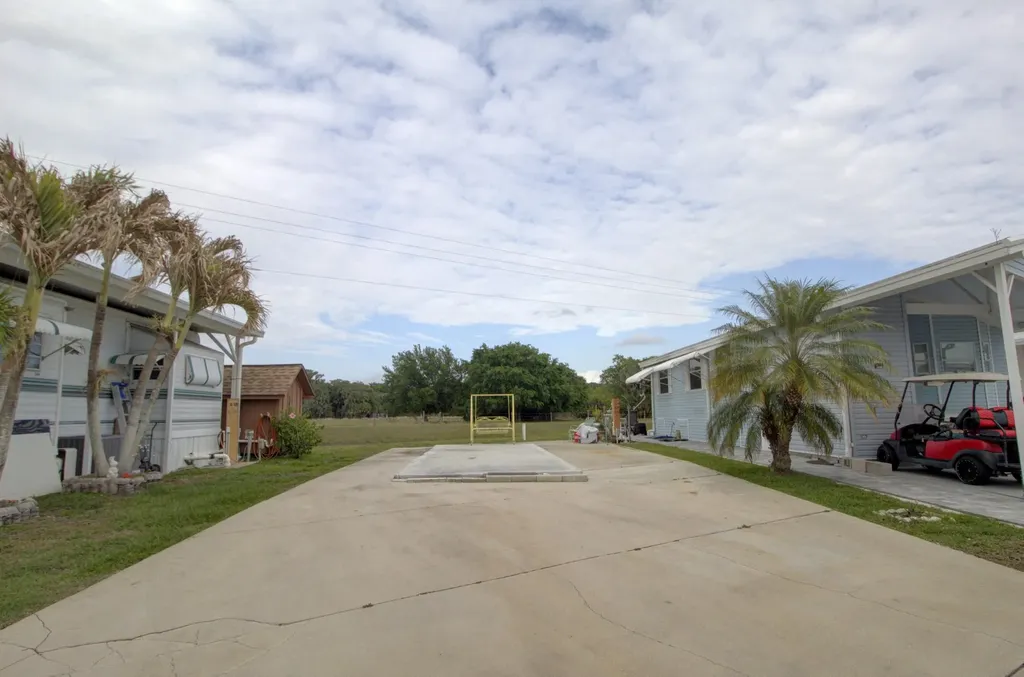 6681 SE 51st Street Okeechobee FL 34974