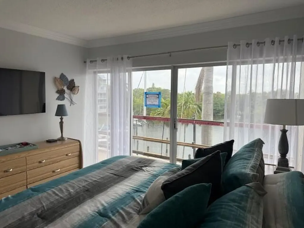 1319 E Hillsboro Boulevard Deerfield Beach FL 33441