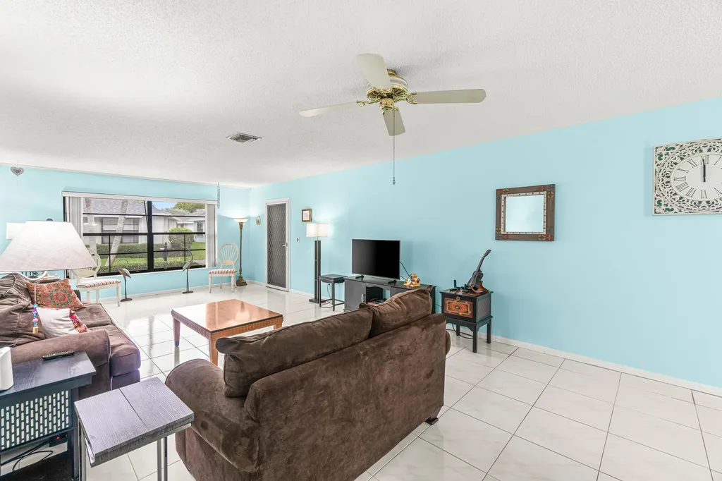 9865 Pecan Tree Drive Boynton Beach FL 33436