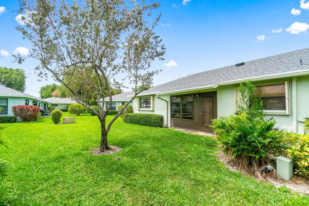 9865 Pecan Tree Drive Boynton Beach FL 33436
