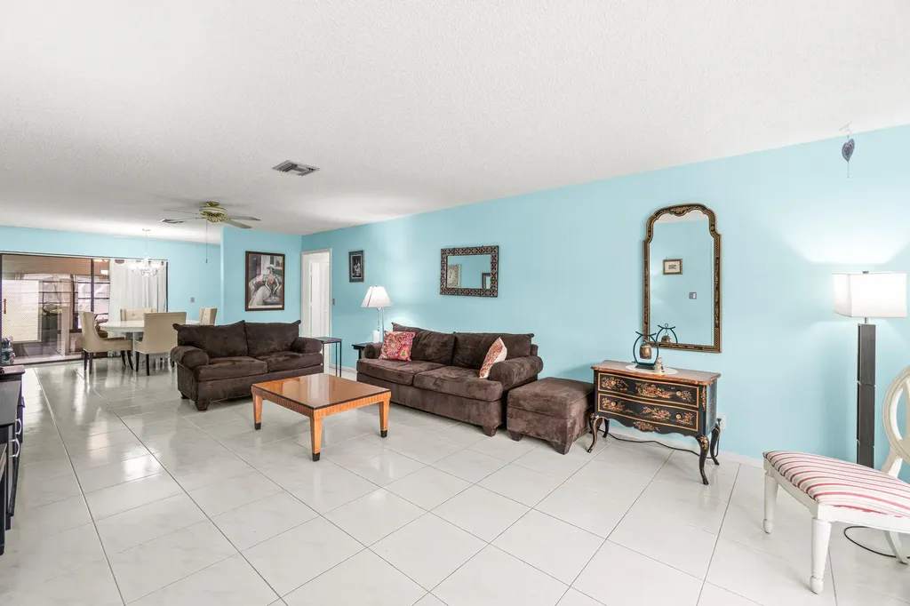 9865 Pecan Tree Drive Boynton Beach FL 33436