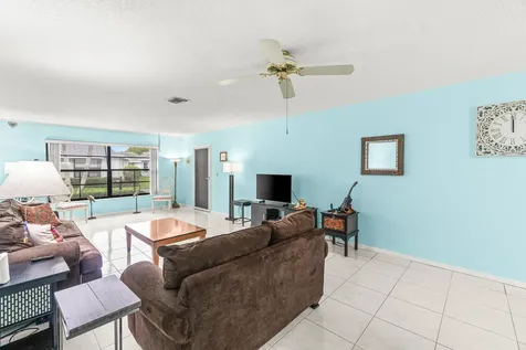 9865 Pecan Tree Drive Boynton Beach FL 33436