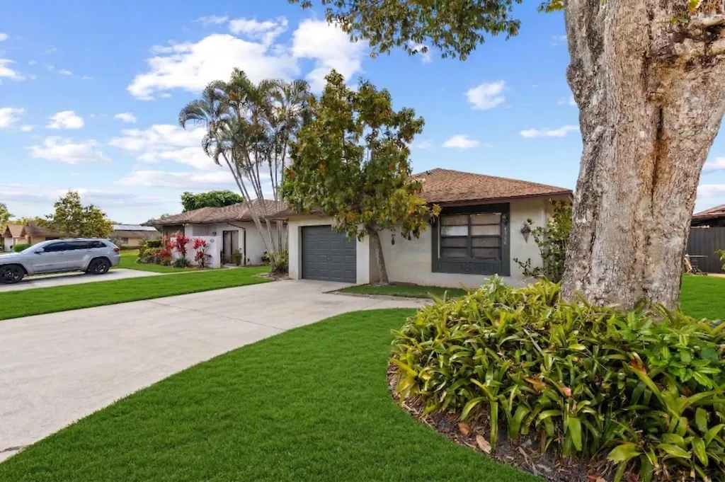 5388 Mendoza Street West Palm Beach FL 33415