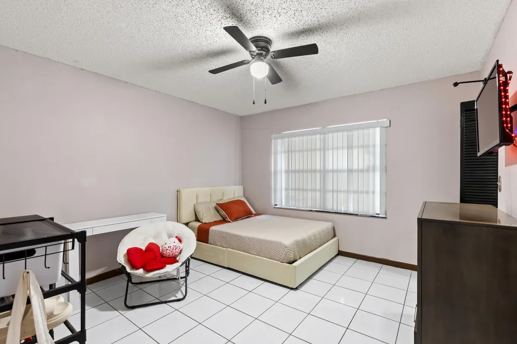 5388 Mendoza Street West Palm Beach FL 33415