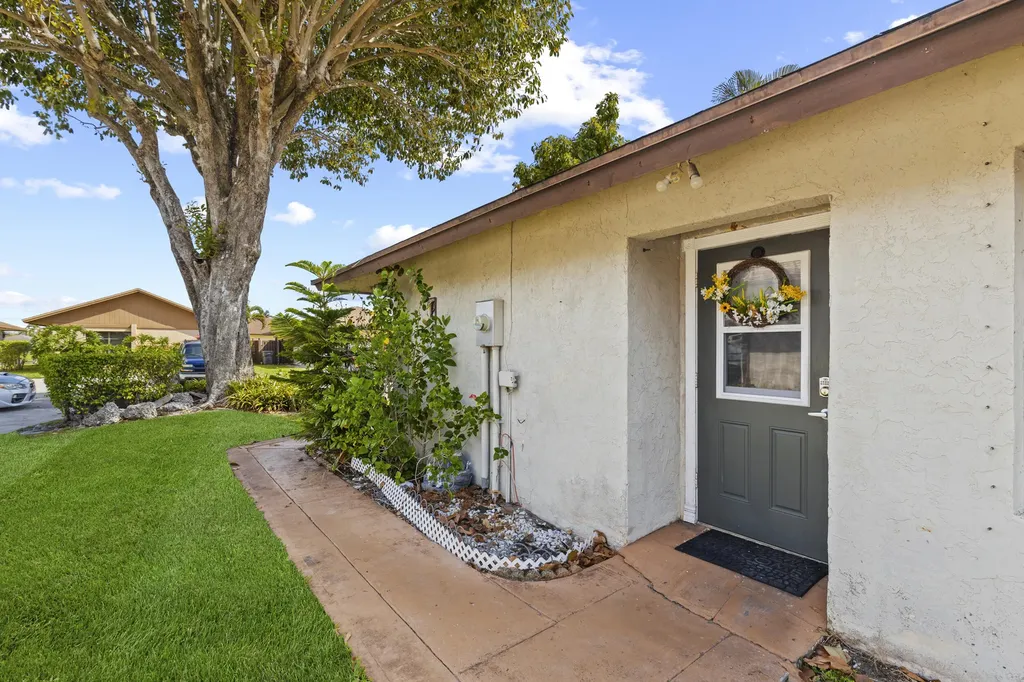 5388 Mendoza Street West Palm Beach FL 33415
