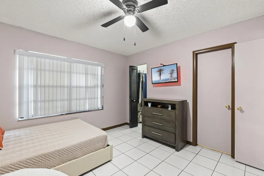 5388 Mendoza Street West Palm Beach FL 33415