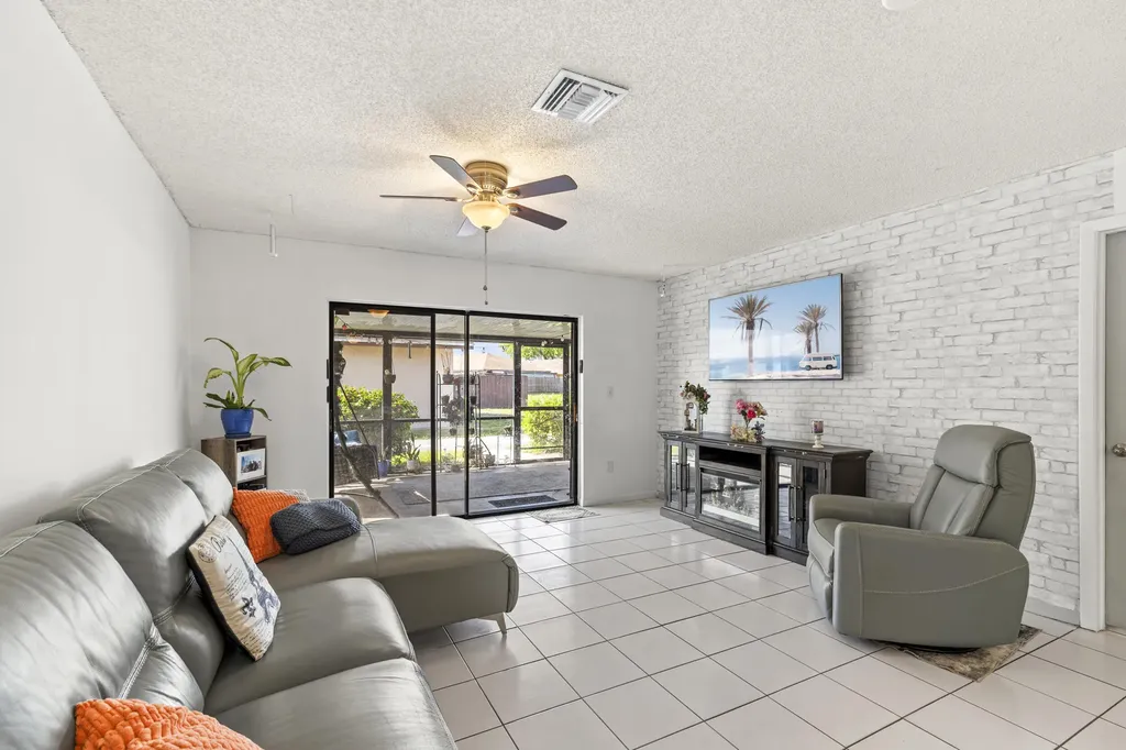 5388 Mendoza Street West Palm Beach FL 33415