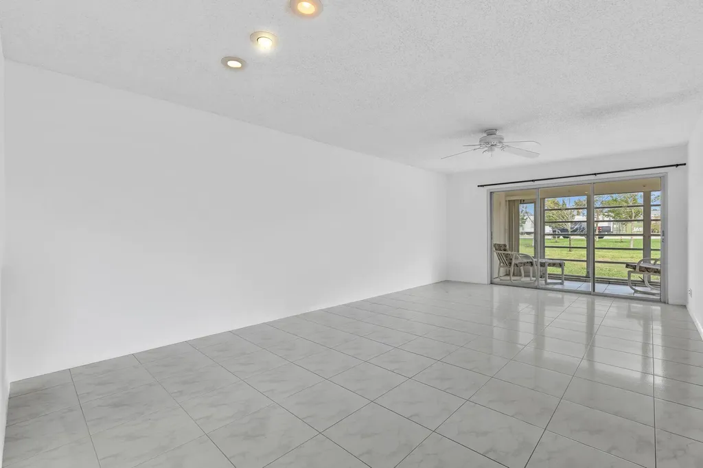 13721 Flora Place Delray Beach FL 33484
