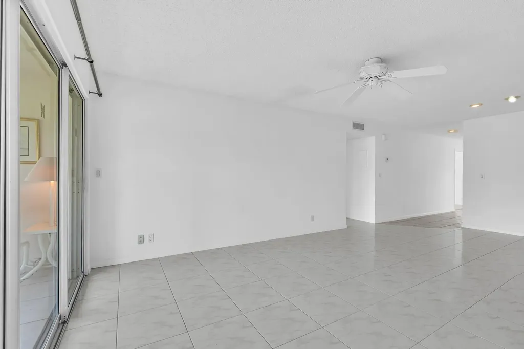 13721 Flora Place Delray Beach FL 33484