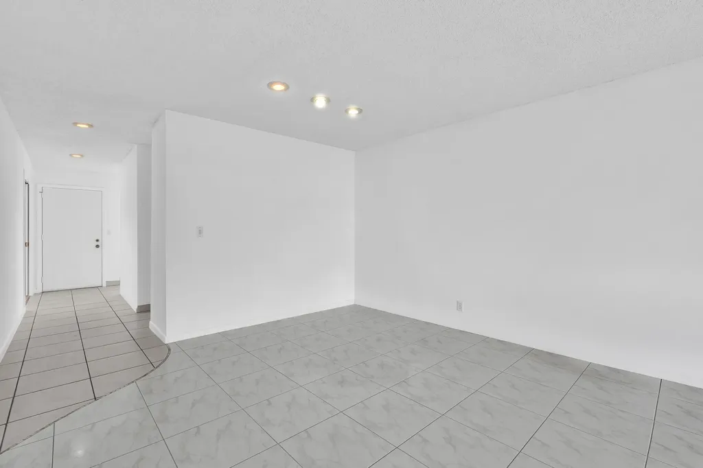 13721 Flora Place Delray Beach FL 33484