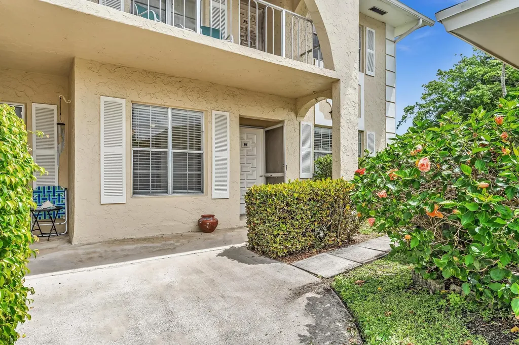 13721 Flora Place Delray Beach FL 33484