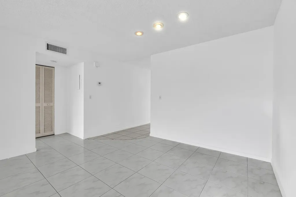 13721 Flora Place Delray Beach FL 33484