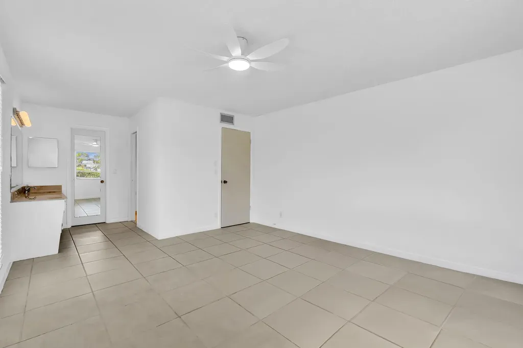 13721 Flora Place Delray Beach FL 33484