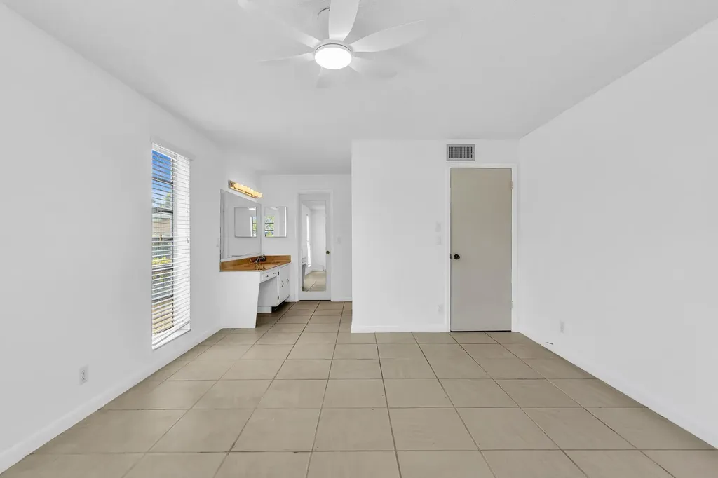 13721 Flora Place Delray Beach FL 33484