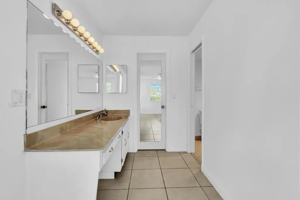13721 Flora Place Delray Beach FL 33484