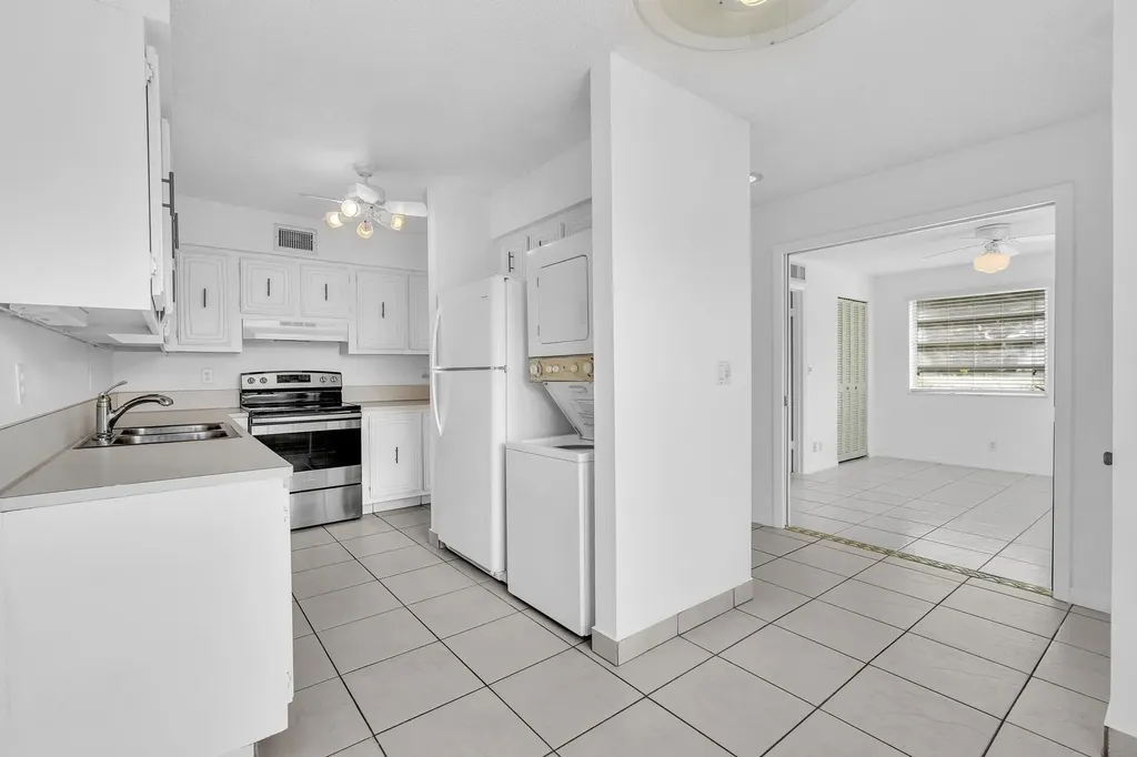 13721 Flora Place Delray Beach FL 33484