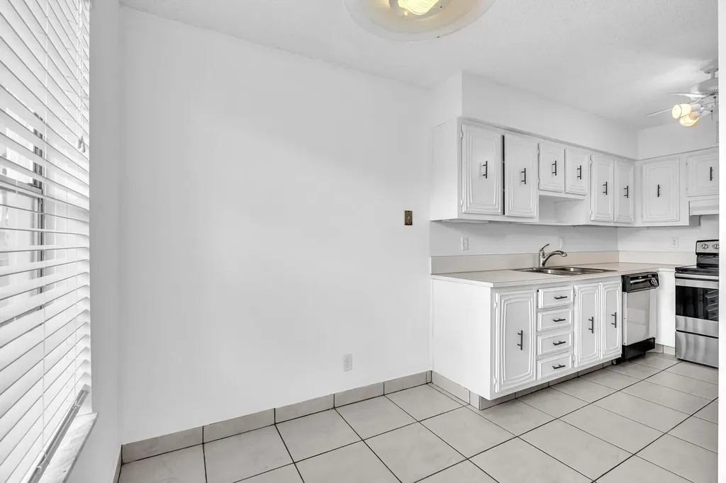13721 Flora Place Delray Beach FL 33484