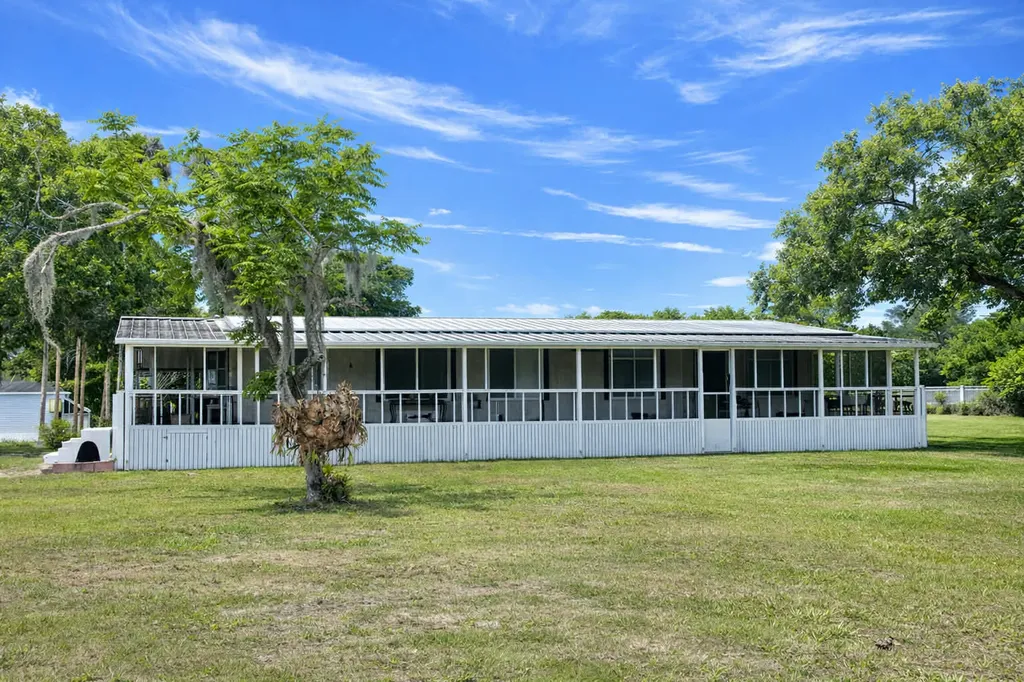 4523 SE 30th Street Okeechobee FL 34974