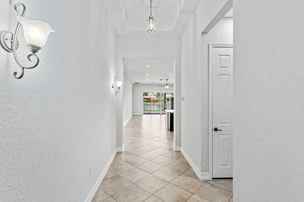 8136 Pinnacle Pass Way Boynton Beach FL 33473
