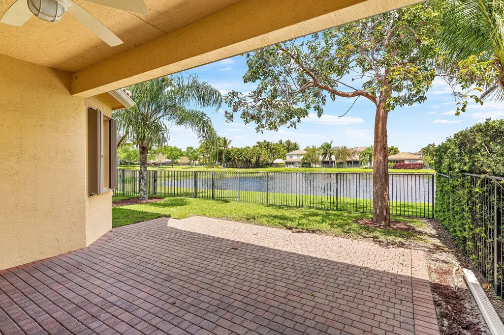 8136 Pinnacle Pass Way Boynton Beach FL 33473