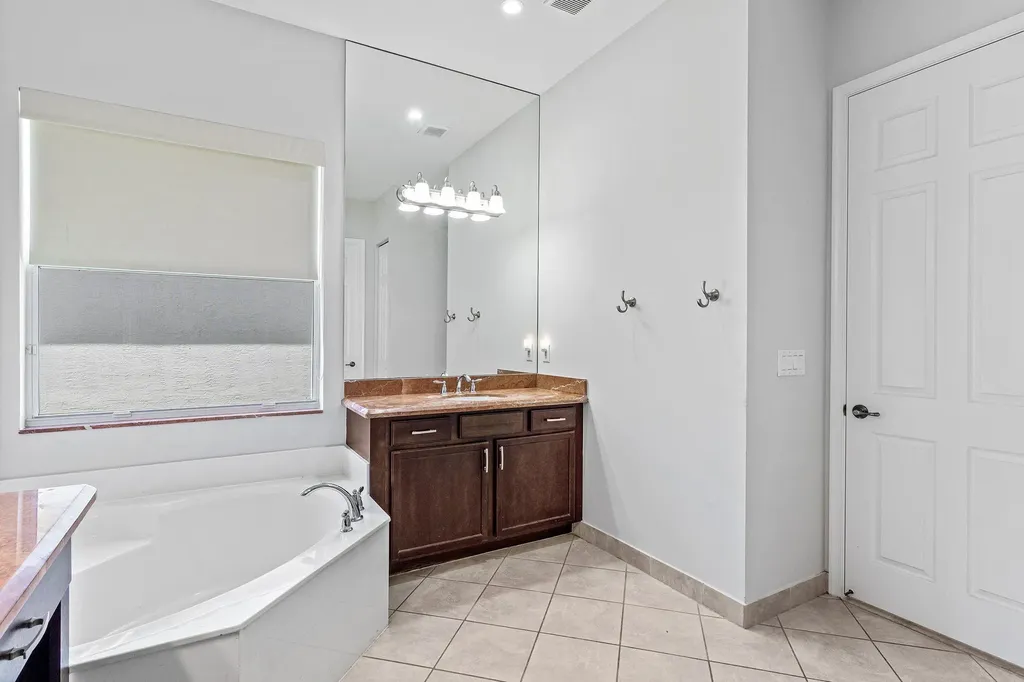 8136 Pinnacle Pass Way Boynton Beach FL 33473