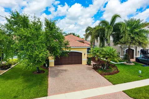 8136 Pinnacle Pass Way Boynton Beach FL 33473