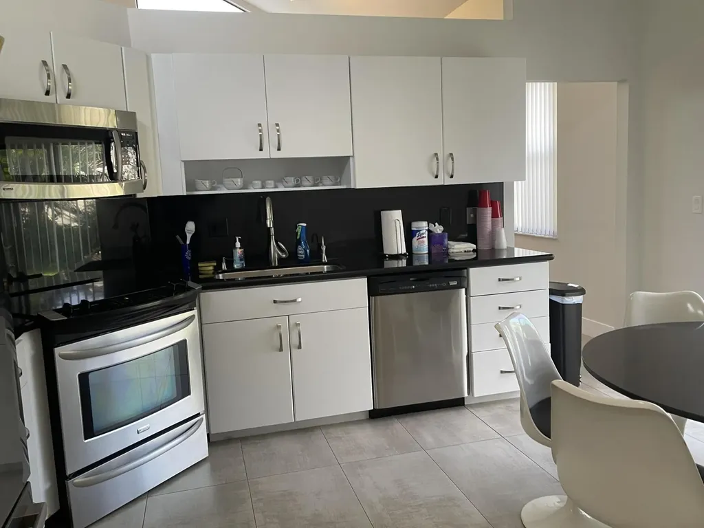 17560 Via Capri Boca Raton FL 33496