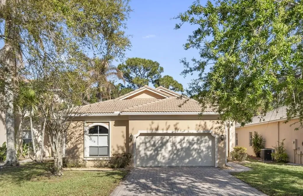 5627 Sunberry Circle Fort Pierce FL 34951