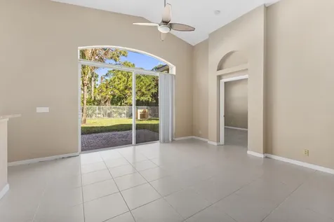 5627 Sunberry Circle Fort Pierce FL 34951