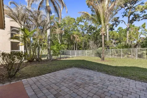 5627 Sunberry Circle Fort Pierce FL 34951