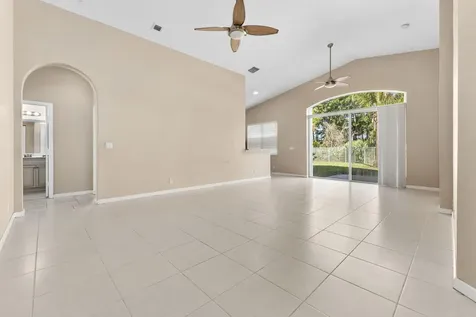 5627 Sunberry Circle Fort Pierce FL 34951