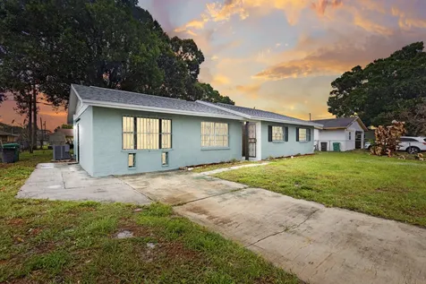 307 Essex Drive Fort Pierce FL 34946