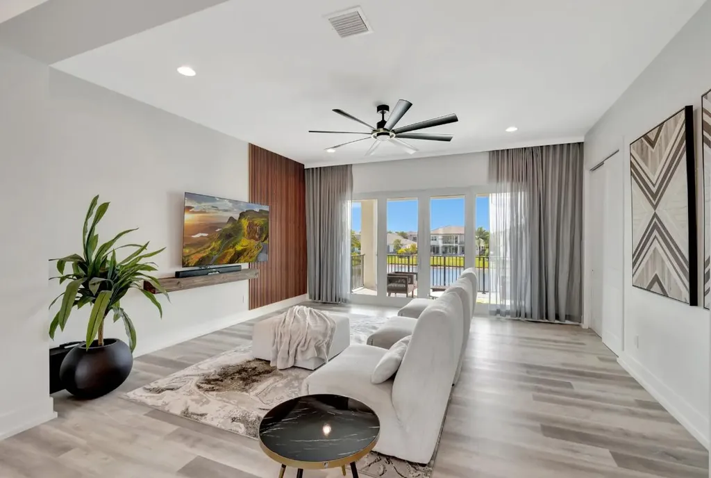 19871 Meadowside Lane Boca Raton FL 33498