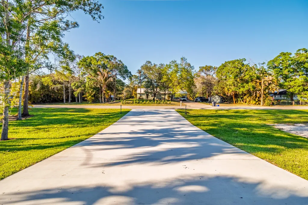 17602 63rd N The Acreage FL 33470