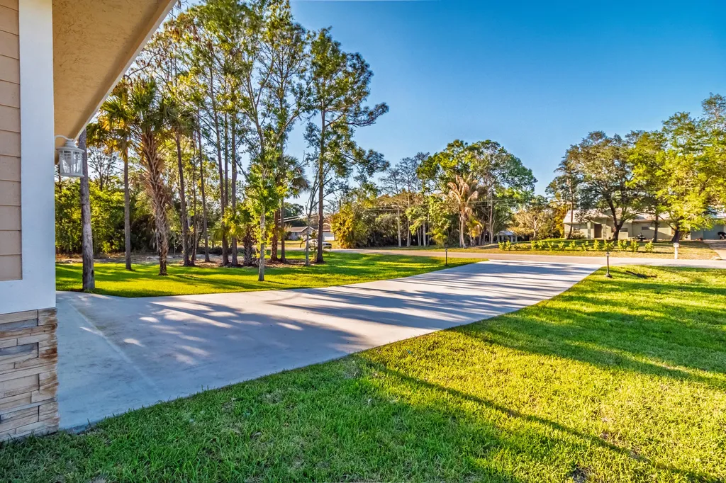 17602 63rd N The Acreage FL 33470