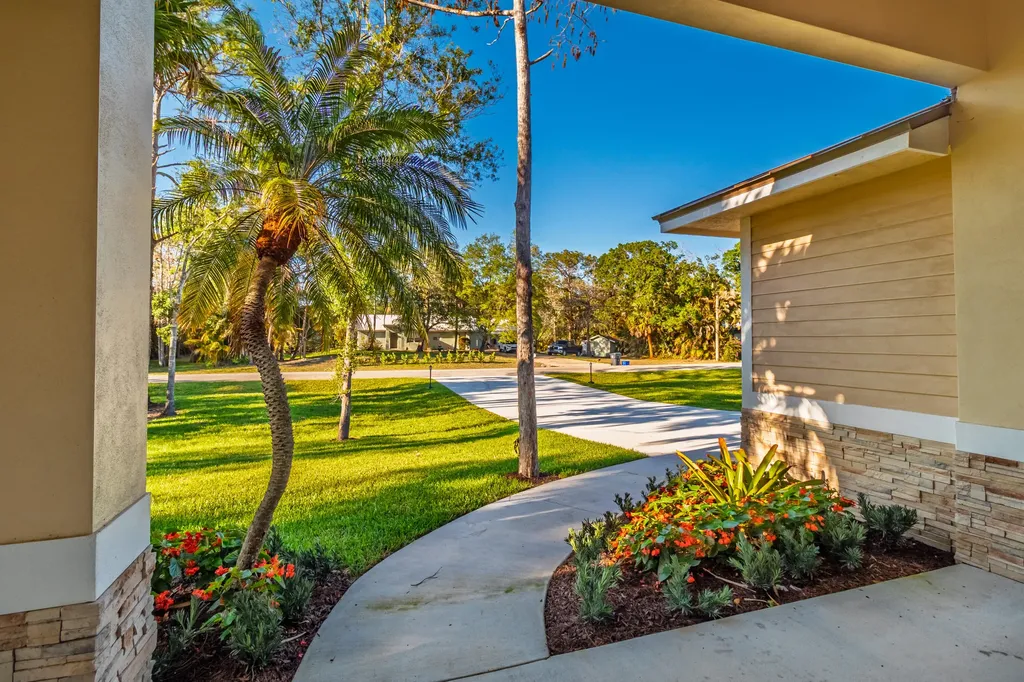 17602 63rd N The Acreage FL 33470