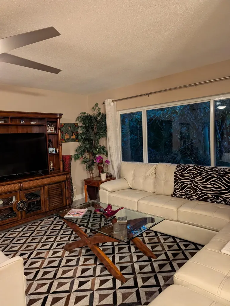 2734 NE 27th Court Lighthouse Point FL 33064