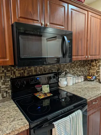 2734 NE 27th Court Lighthouse Point FL 33064