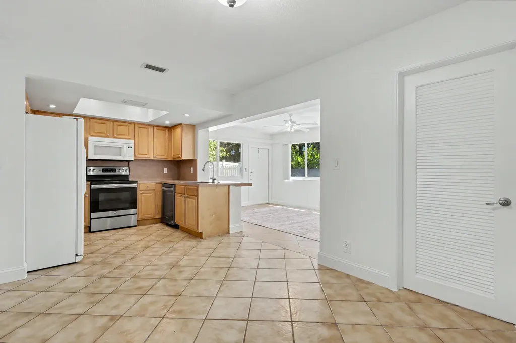 4800 NE 25th Avenue Fort Lauderdale FL 33308