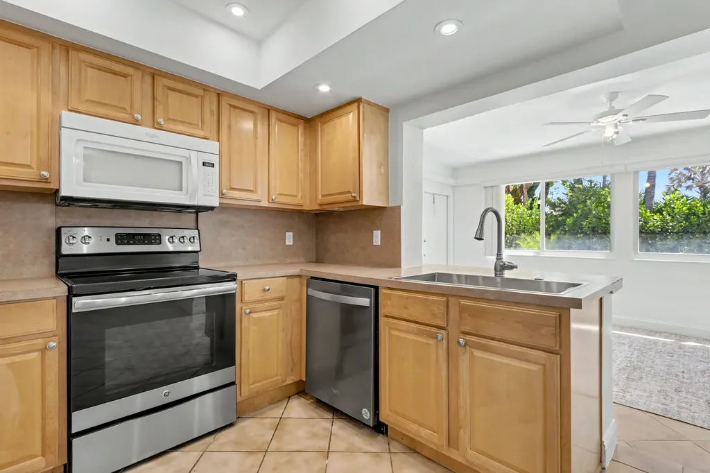 4800 NE 25th Avenue Fort Lauderdale FL 33308