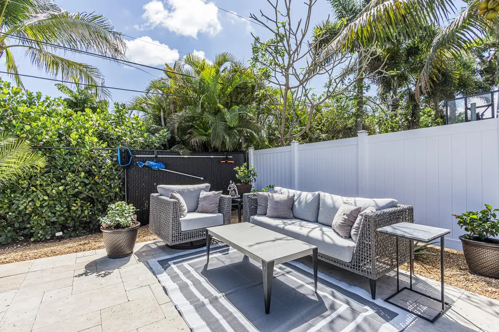 4800 NE 25th Avenue Fort Lauderdale FL 33308