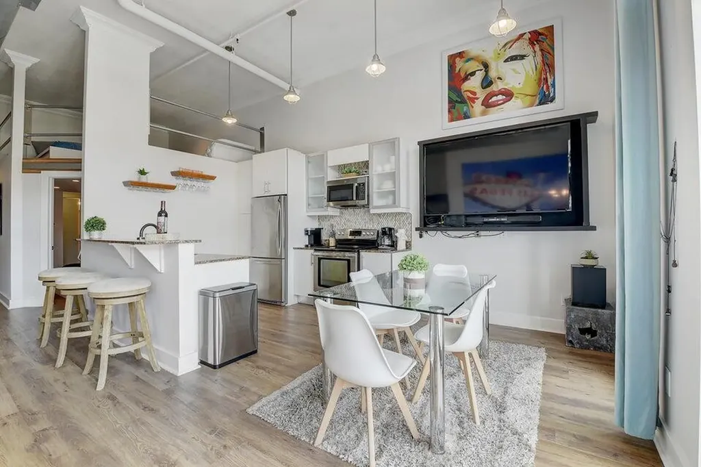 185 NE 4th Avenue Delray Beach FL 33483