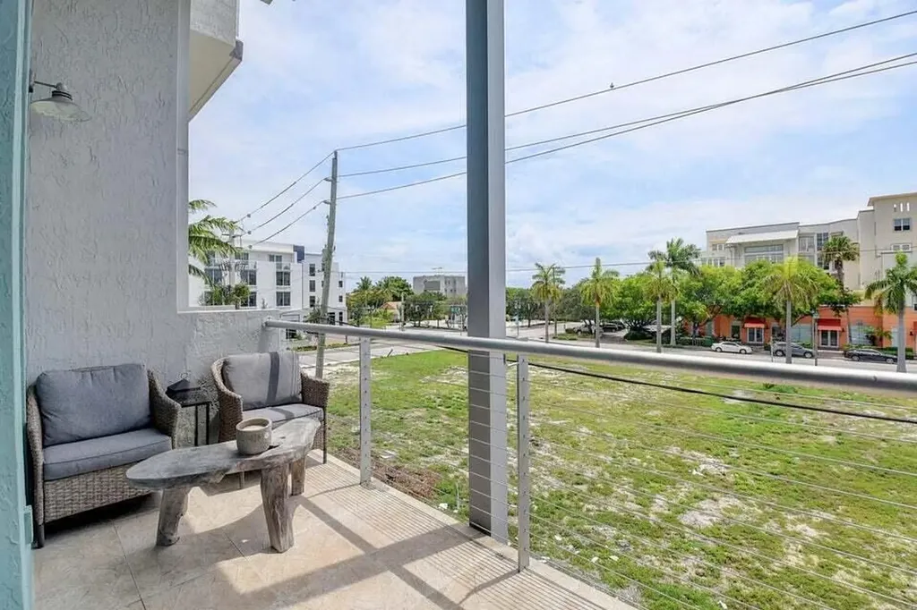 185 NE 4th Avenue Delray Beach FL 33483