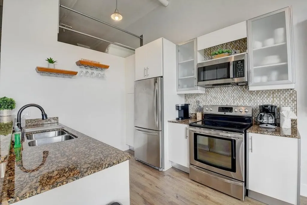 185 NE 4th Avenue Delray Beach FL 33483