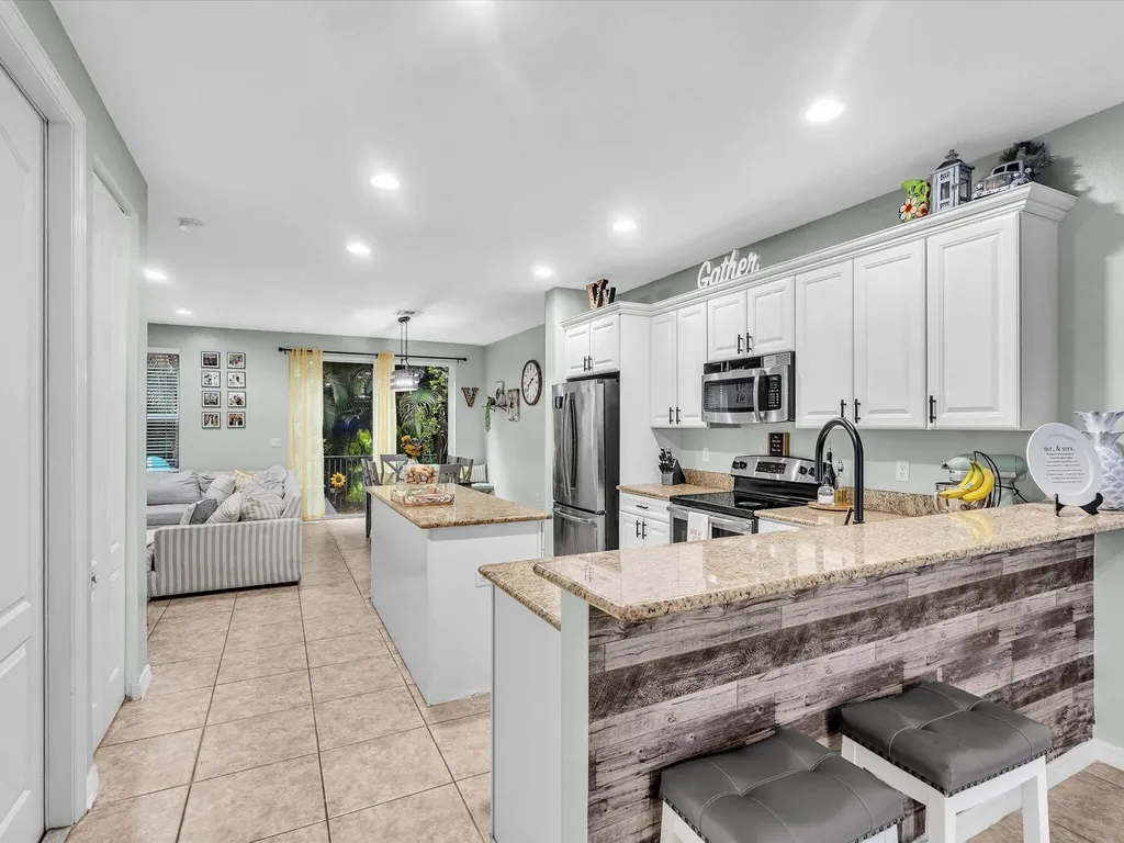7758 SW 52nd Place Davie FL 33328