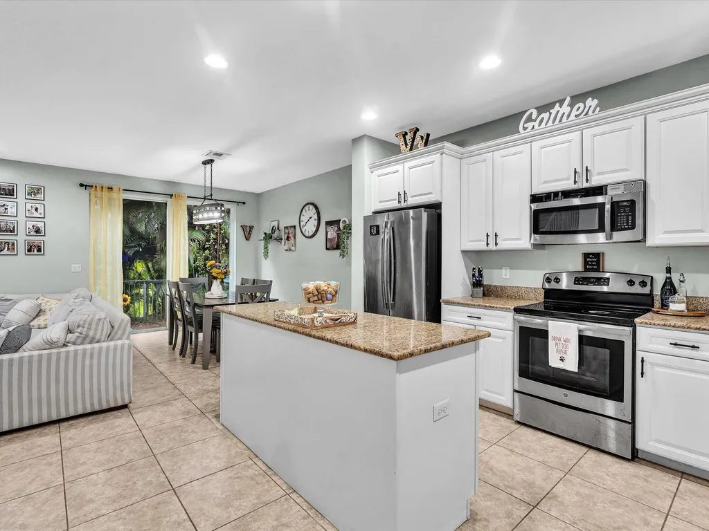 7758 SW 52nd Place Davie FL 33328