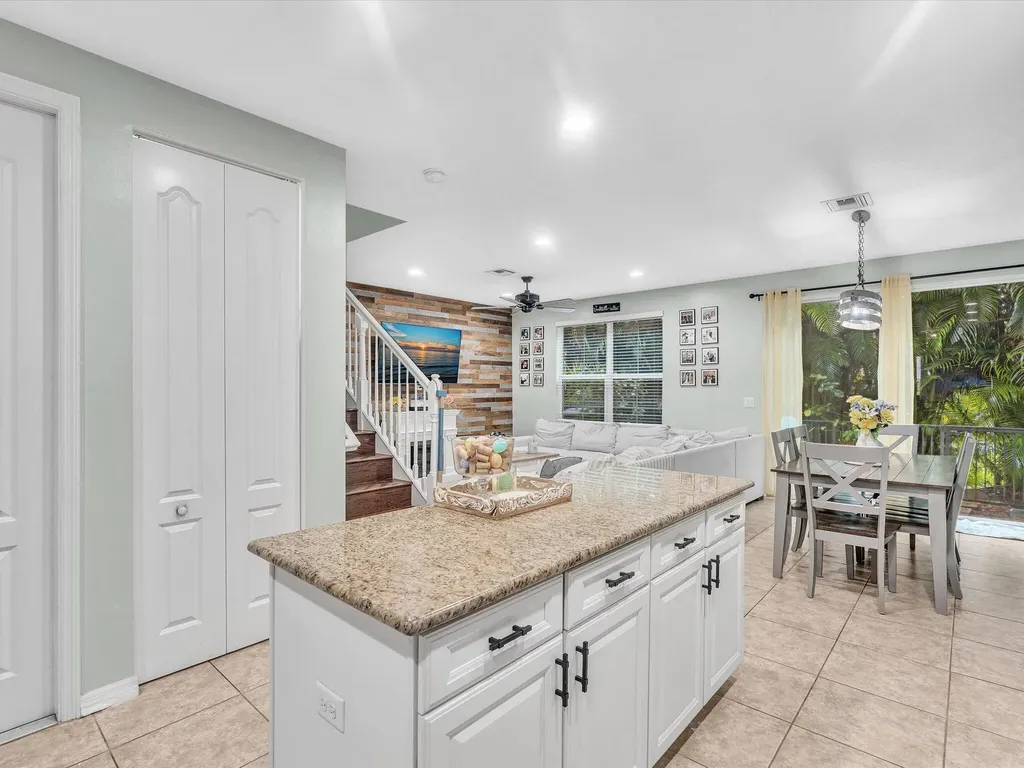 7758 SW 52nd Place Davie FL 33328