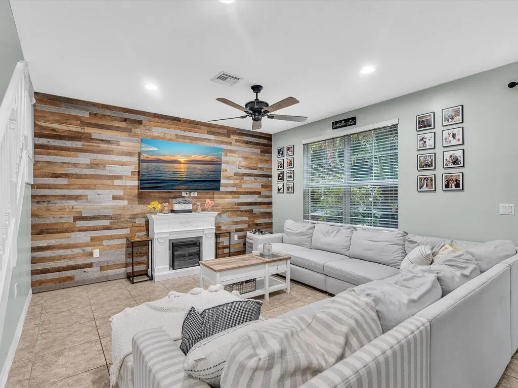 7758 SW 52nd Place Davie FL 33328