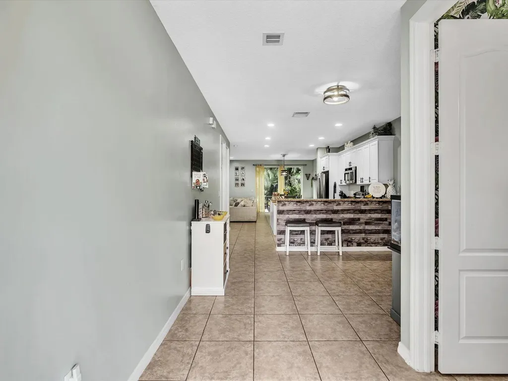 7758 SW 52nd Place Davie FL 33328